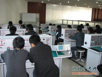 河北商贸学校 培养电子产品维护专业人才的摇篮